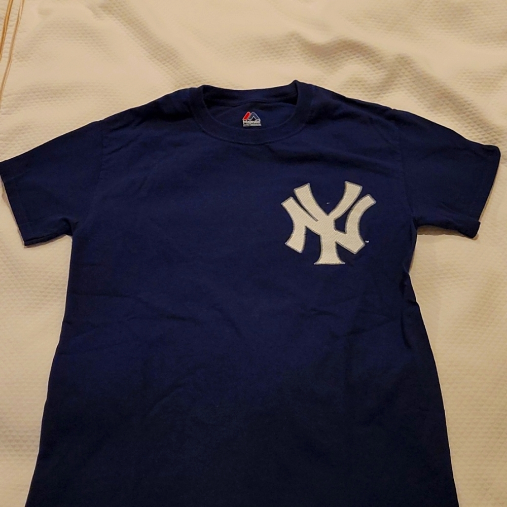 Yankees tshirt